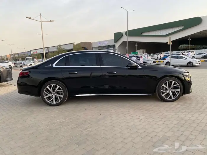 مرسيدس E300L 2024 4