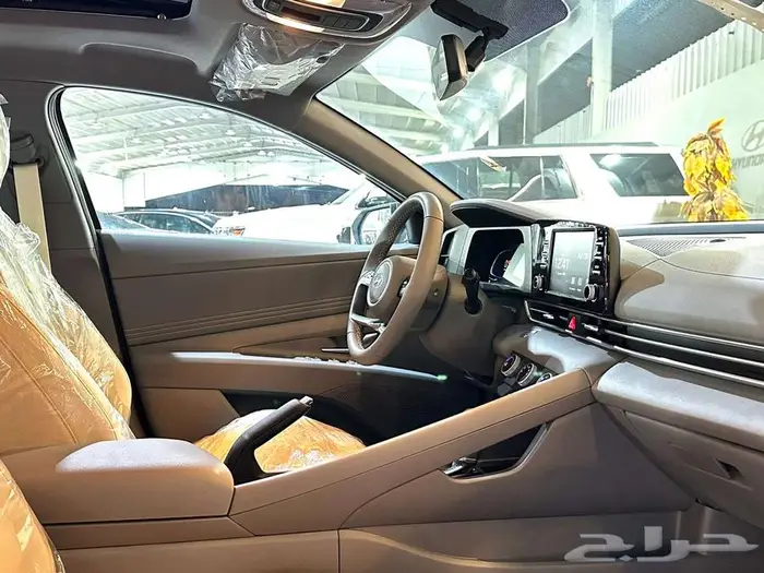 هيونداي النترا كمفورت 2025 لدى خالد للسيارات 11