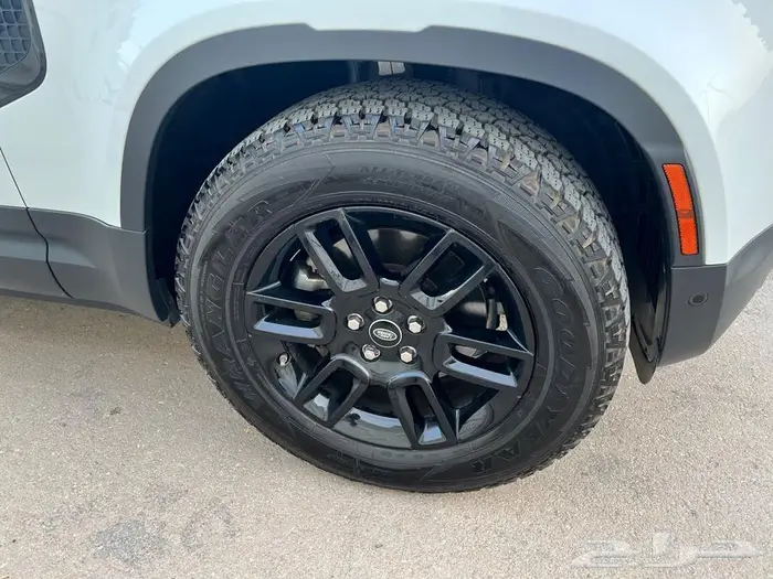 ديفندر 2021 S P300 6