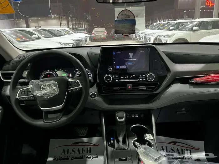 تويوتا هايلاندر LE 2025 استاندر دبل كاش وبنوك 4