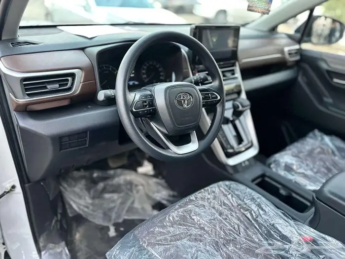 تويوتا اينوفا GL- ستاندر - بنزين - 2026- عروض الاقساط 10