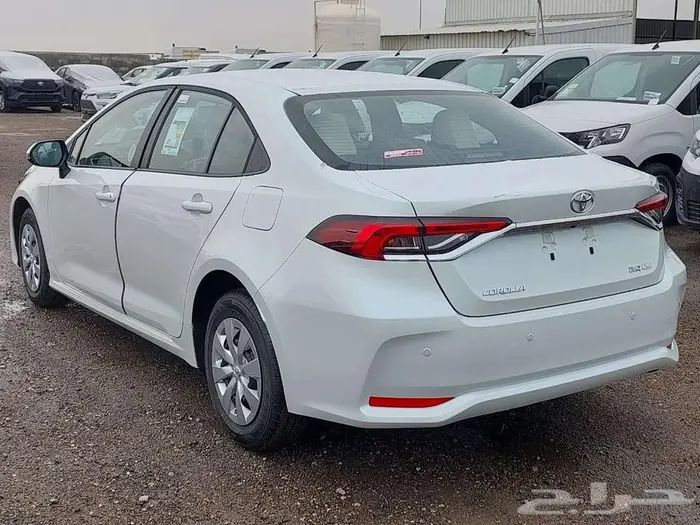 تويوتا كورولا 2.0 لتر استاندرد XLI (مطور - فتحة سقف ) 2025 1