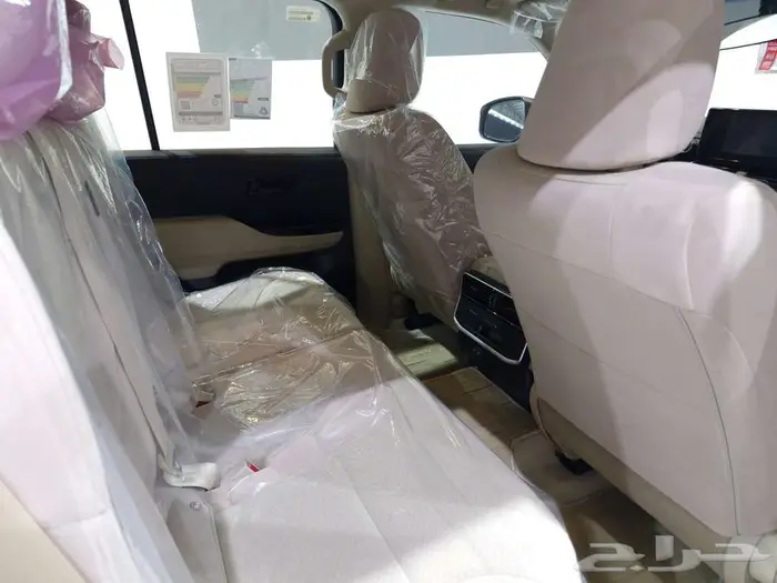 تويوتا لاندكروزر GXR 2025 خليجي بنزين تنفس طبيعي ستاندر 7