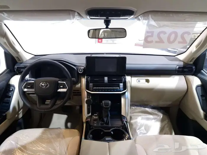 تويوتا لاندكروزر GXR 2025 خليجي بنزين تنفس طبيعي ستاندر 4