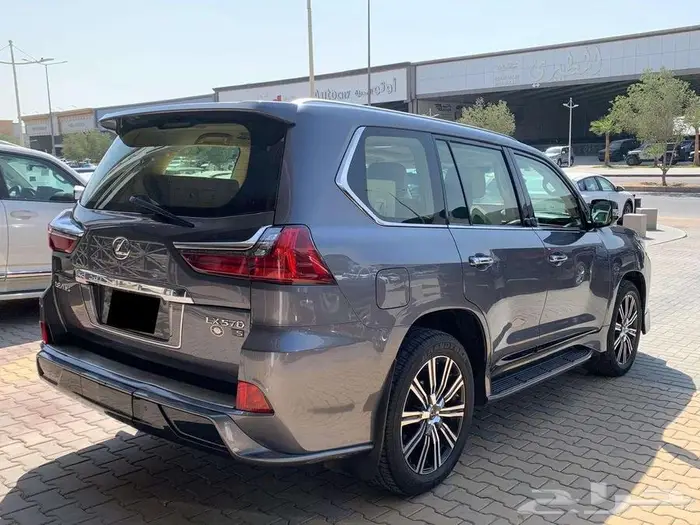 لكزس LX570 سبورت 2019 سعودى 3