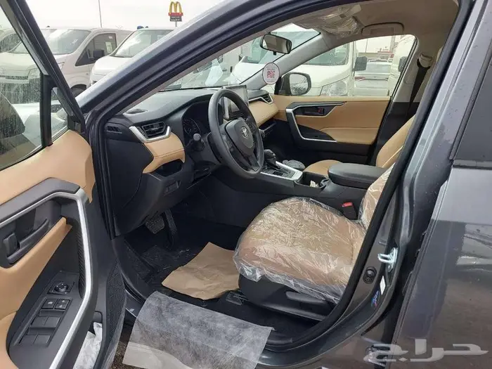 تويوتا راف فور LE دفع رباعى هايبرد موديل 2025 3