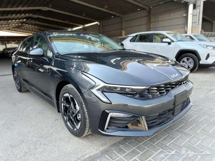 كيا 2025 - K5 - مطور بدون فتحة سقف - عروض الاقساط 2