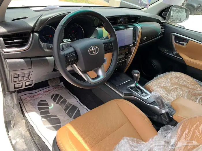 فورتشنر 6 سلندر فل كامل VX3 2025 مقاعد جلد كاميرات محيطية 5