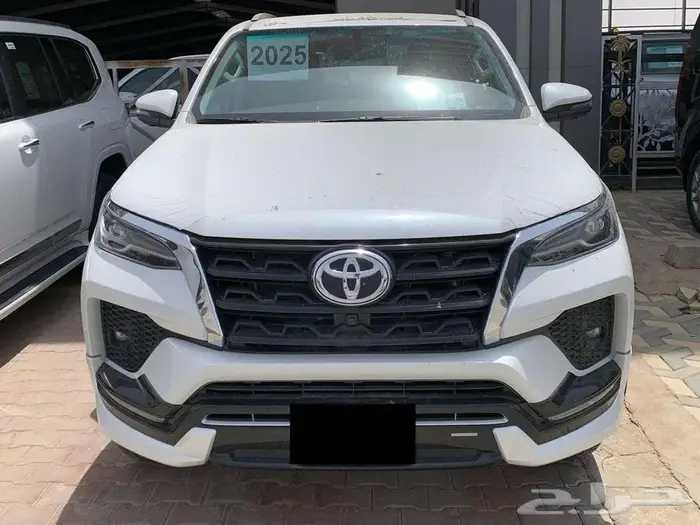 فورتشنر 6 سلندر فل كامل VX3 2025 مقاعد جلد كاميرات محيطية 0