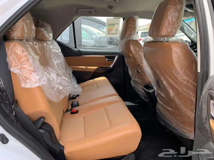 فورتشنر 6 سلندر فل كامل VX3 2025 مقاعد جلد كاميرات محيطية 10