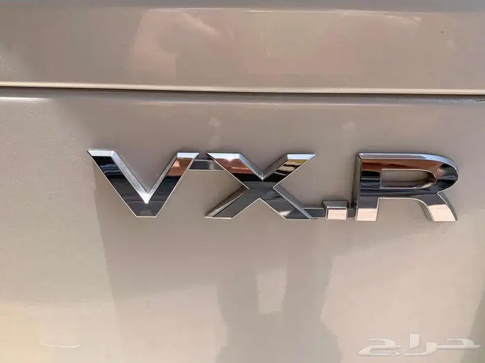 تويوتا لاندكروزر VXR بنزين فل كامل موديل 2024 13