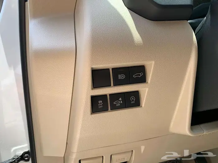 تويوتا لاندكروزر VXR بنزين فل كامل موديل 2024 11