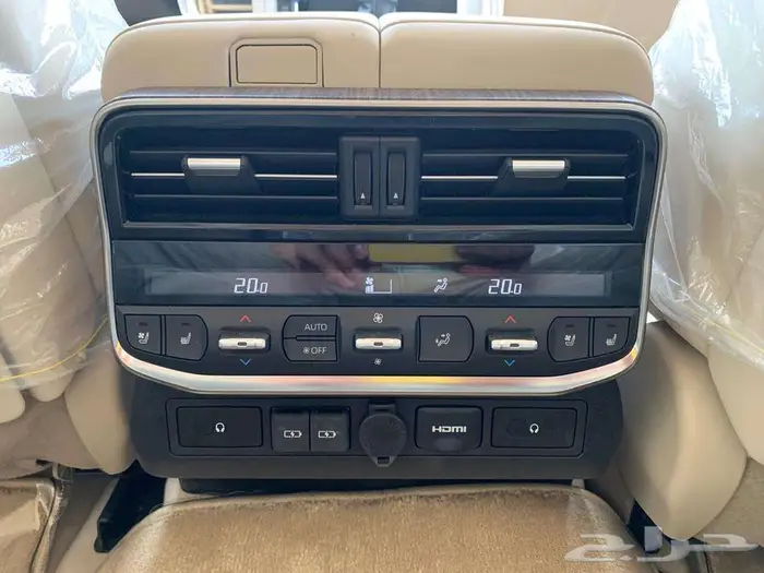 تويوتا لاندكروزر VXR بنزين فل كامل موديل 2024 17