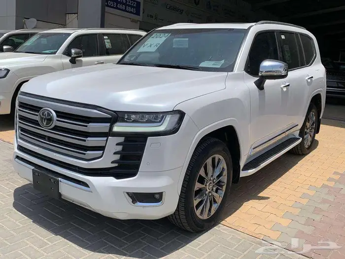 تويوتا لاندكروزر VXR بنزين فل كامل موديل 2024 1