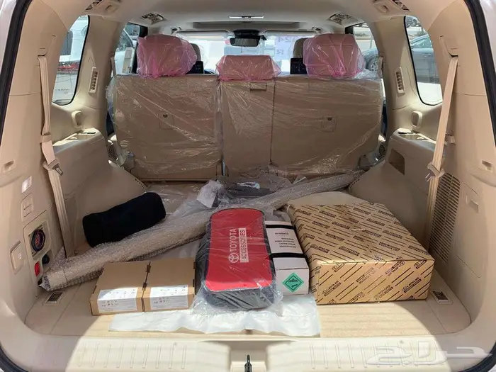 تويوتا لاندكروزر VXR بنزين فل كامل موديل 2024 15