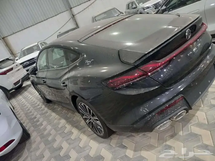 ام جي 7 لاكجري 2025 كاش وتقسيط 10