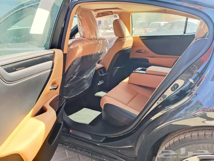 لكزس ES300 AH هايبرد موديل 2025 وارد سعودي 6