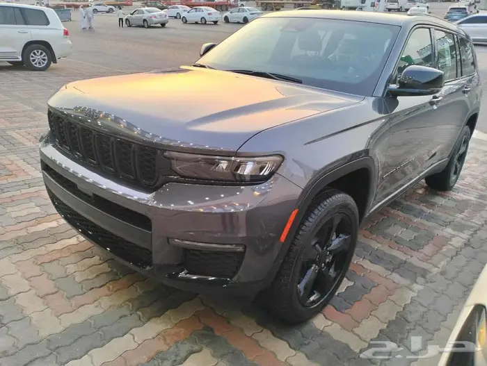 جيب قراند شروكي 2023 محرك 3.6 التيتيود ضمان الوكيل 4