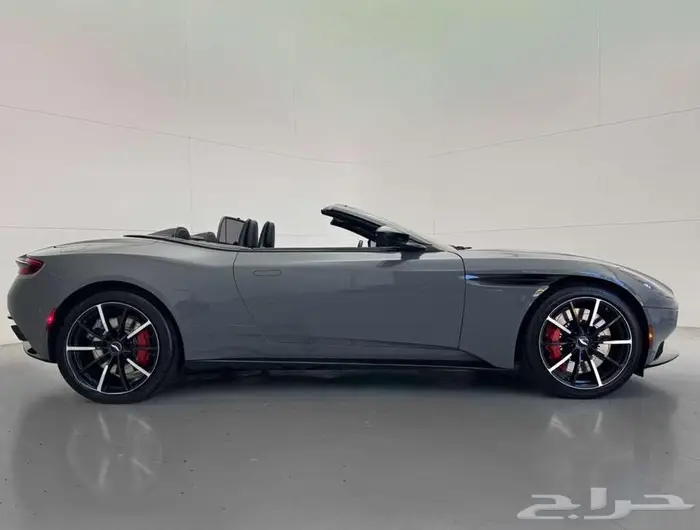 2023 Aston Martin DB11 Volante 9