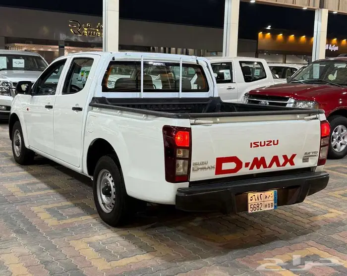 للبيع ايسوزو ديماكس 2023 مكينة 2.5cc ديزل سعودي 15