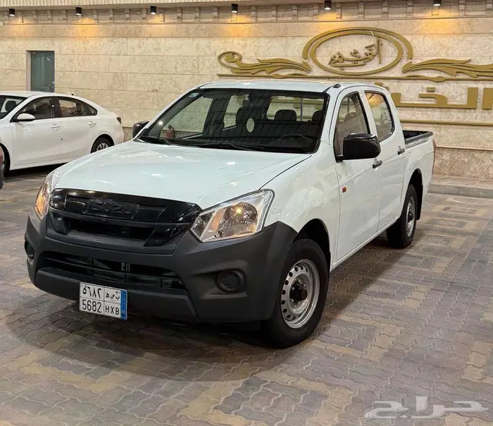 للبيع ايسوزو ديماكس 2023 مكينة 2.5cc ديزل سعودي 2