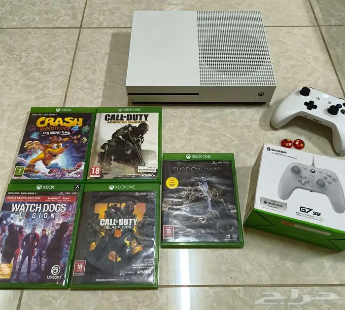 XBOX S نظيف جدا مع أشرطة ألعاب أصليه 0