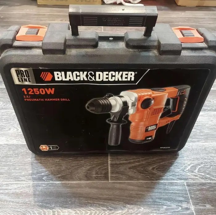 مثقاب مطرقة هوائي Black Decker ومنفاخ هواء كهربائي 0