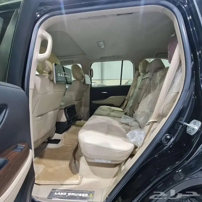 تويوتا لاندكروزر GXR - L4 بنزين 2024 على السوم 14