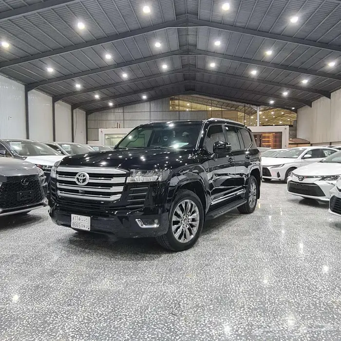 تويوتا لاندكروزر GXR - L4 بنزين 2024 على السوم 1