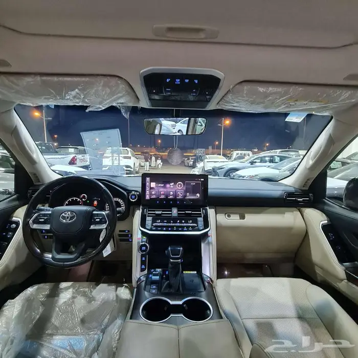 تويوتا لاندكروزر GXR - L4 بنزين 2024 على السوم 5