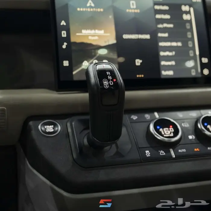 لاند روفر ديفندر اكس ديناميك موديل 2022 17