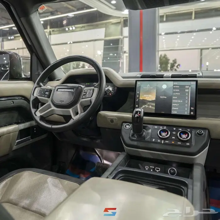 لاند روفر ديفندر اكس ديناميك موديل 2022 14