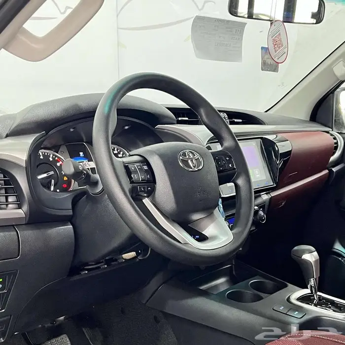 هايلوكس SGLX م2.7 فل كامل دبل بنزين تماتيك وقير عادي 2025 6