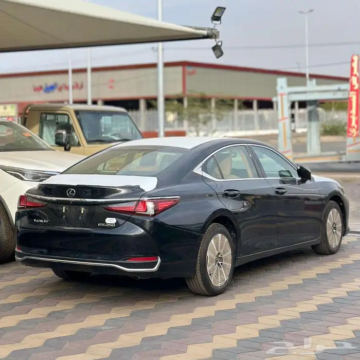 لكزس ES 250 2025 2