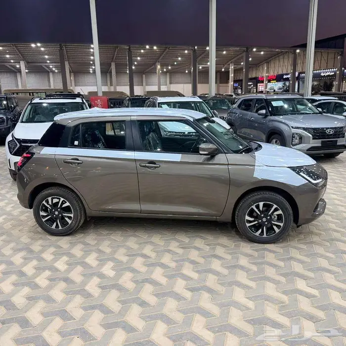 سوزوكي سويفت GLX فل 2025 9