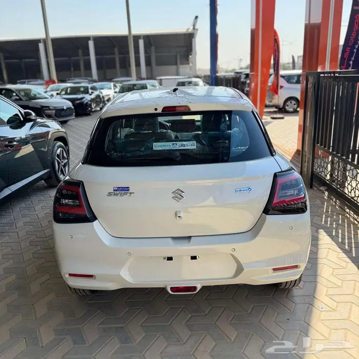سوزوكي سويفت GLX فل 2025 3