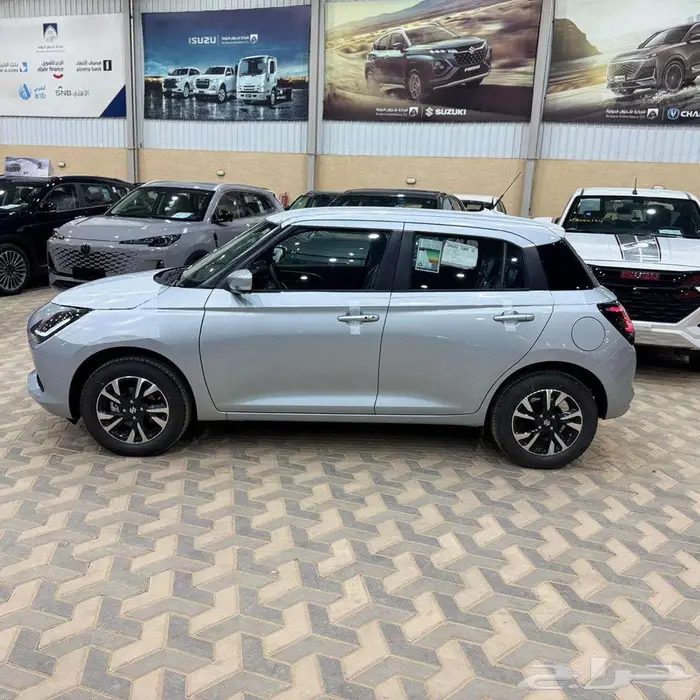 سوزوكي سويفت GLX فل 2025 5