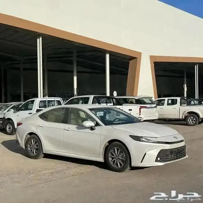 تويوتا كامري 2025 1
