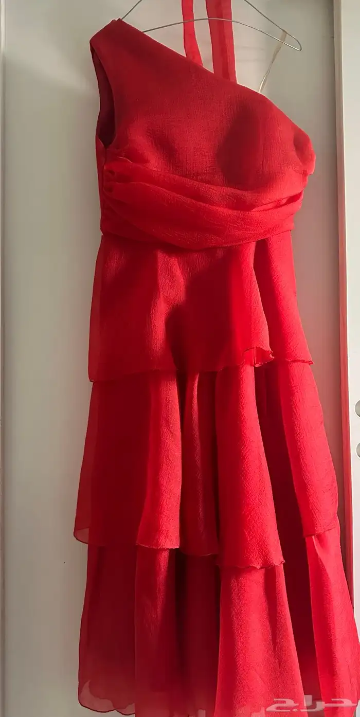 فستان جديد لم يلبس إلا مره واحده فقط 0