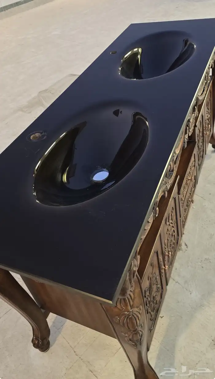 مغسله مع القزاز. 1