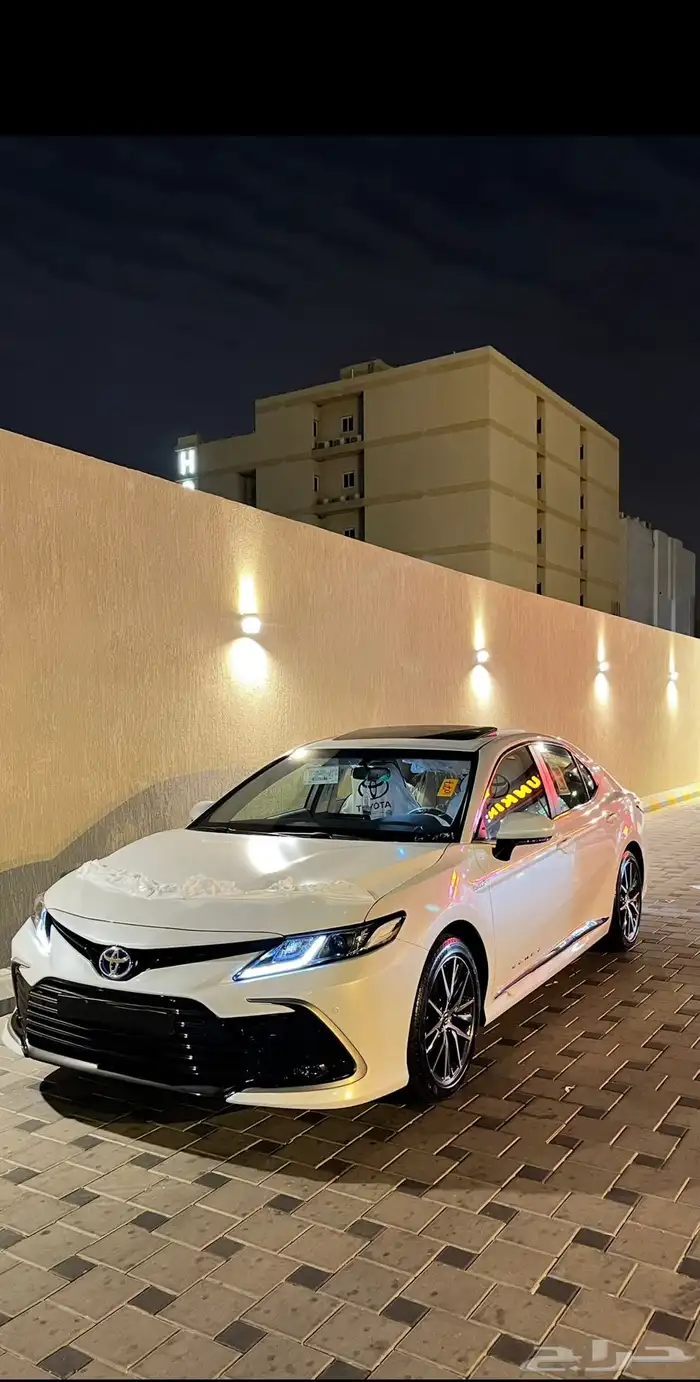 كامري 2022 ابيض Gle هايبرد 0