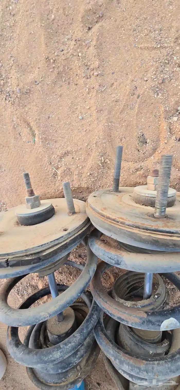 قطع غيار هايلكس 8