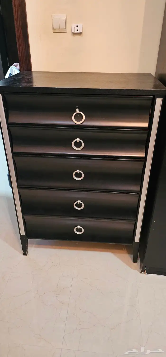 غرفه نوم بدون دولاب ملابس 4