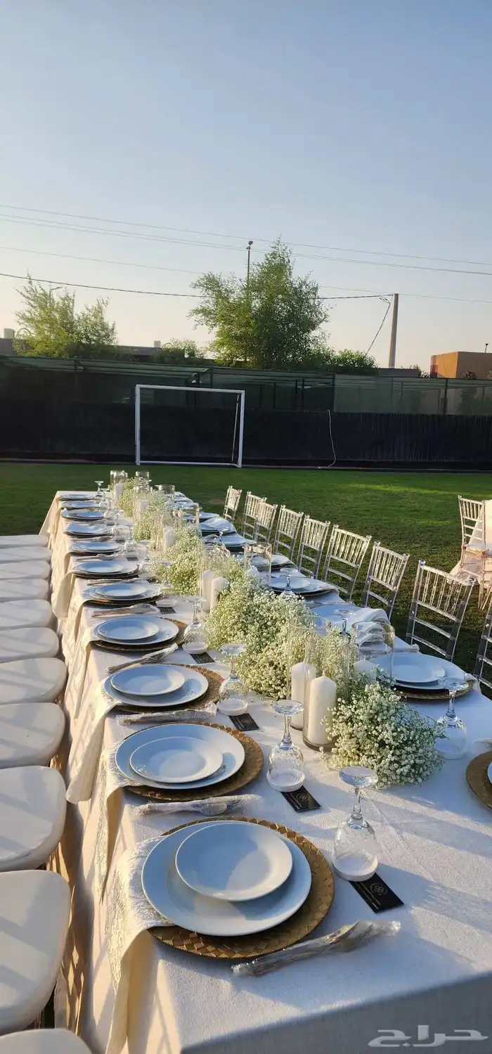 طاولات وكراسي عشاء 2