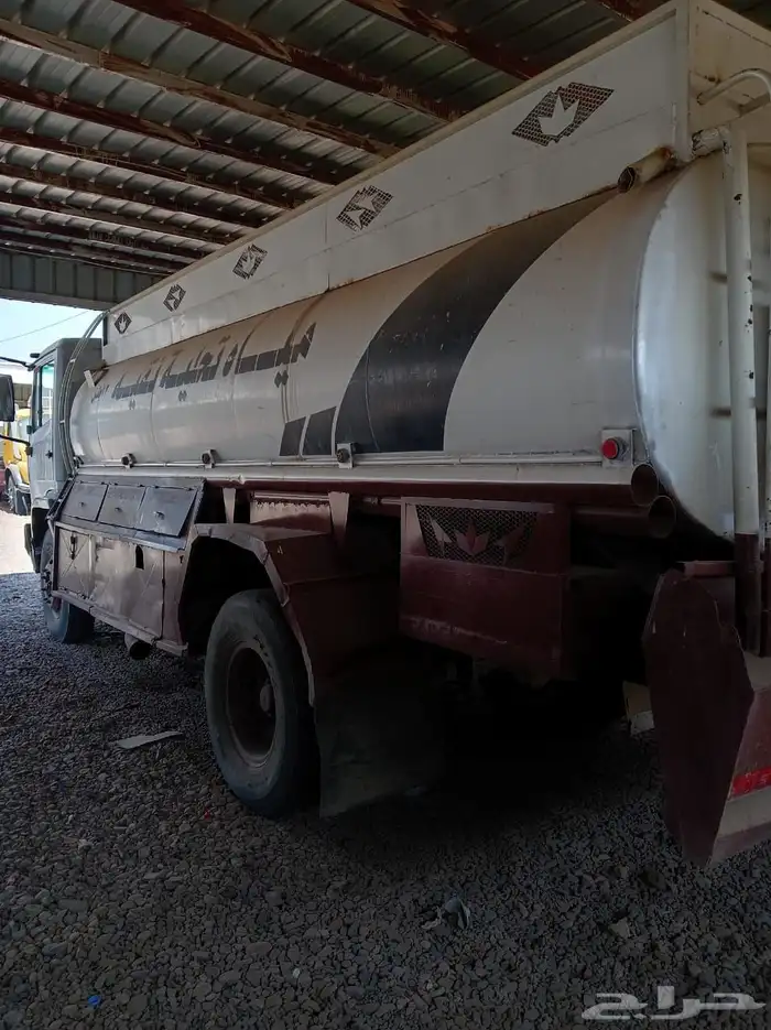 شاحنه مرسيدس البي 1991 4