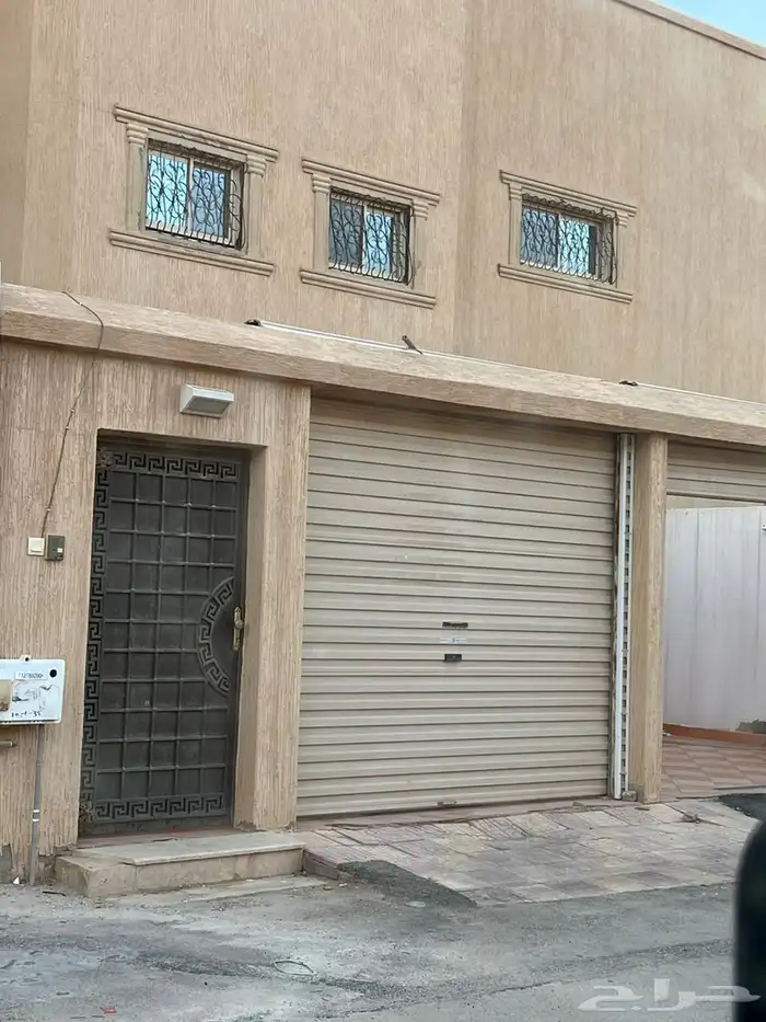 للبيع شقة بحي الريان مدخل خاص 0