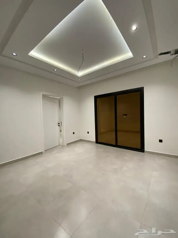 شقة جديدة للايجار بحي المروة مكونة من 5 غرف كود 158 5