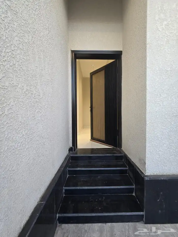 للبيع شقه دور ارضي تمليك تشطيبات راقيه بالمحاله ب 550الف 3