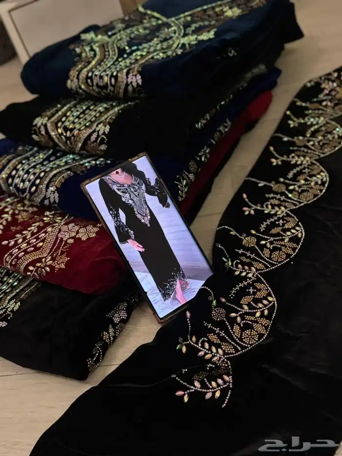 مخمل متروس كرستال مع الحاشيه 1