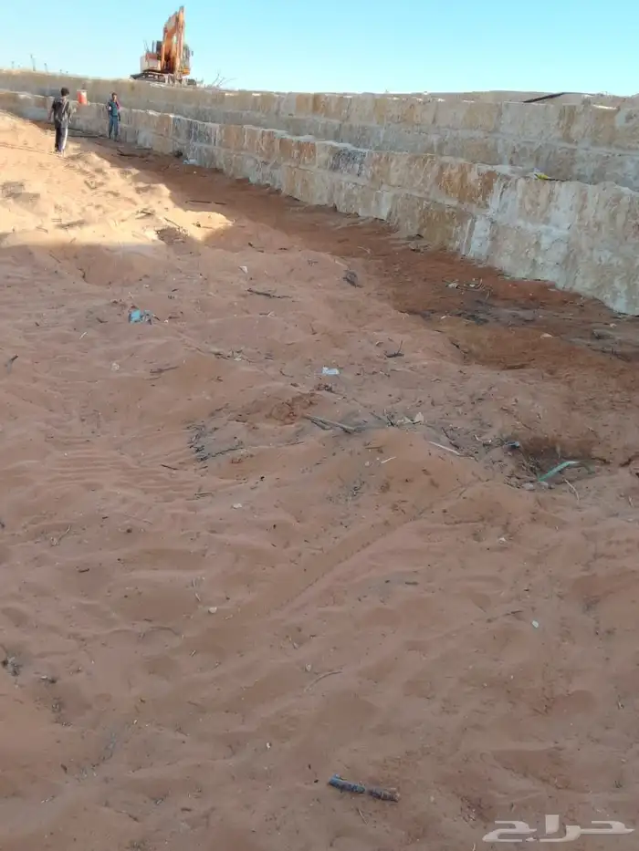 نقوم بتركيب الشبوك بجميع أنواعها وتسوير المزارع بلا حجر الطب 2